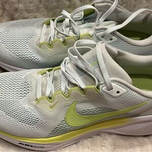 Nike Women's Air Zoom Pegasus running shoes